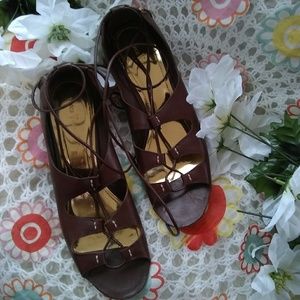 VINCE CAMUTO MIRAGE LACE UP, WRAP ANKLE SANDALS